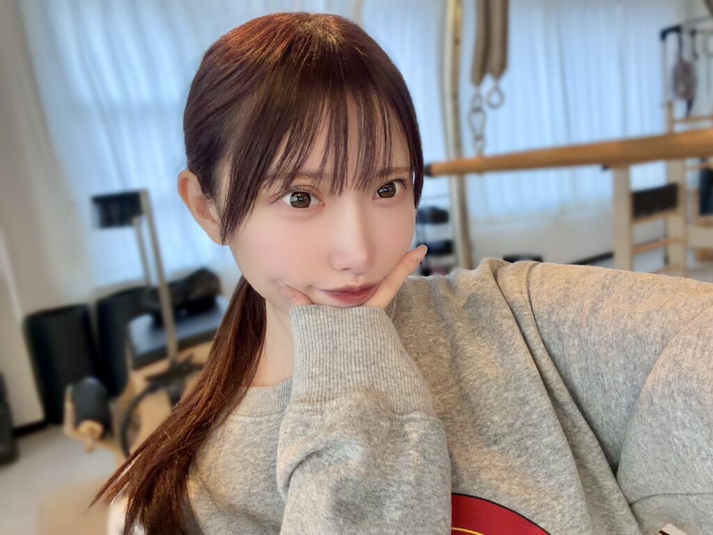 【完全顔出し】「どこに精子出すかイキそうになったら言うね♡」顔面偏差値が高すぎる美女と自宅で濃厚中出しセックス / けんと。 / かわいい - サンプル画像1